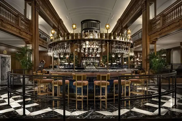 Fairmont Olympic en Seattle, bar de planta circular