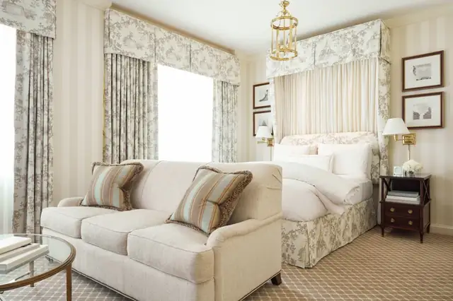 The Hay-Adams en Washington, habitación con sofá y cama