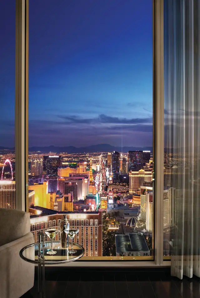 Trump International en Las Vegas, vista nocturna de la ciudad desde las alturas